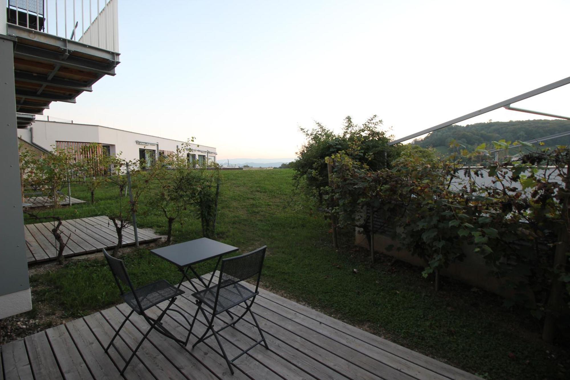 Hideaway An Der Weinstrasse - Pool & Sauna - Apartments Anderlage Spielfeld Quarto foto